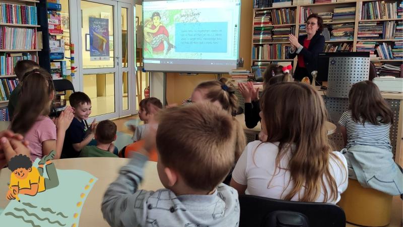 Zdjęcie kolorowe, dzieci na wycieczce w Bibliotece